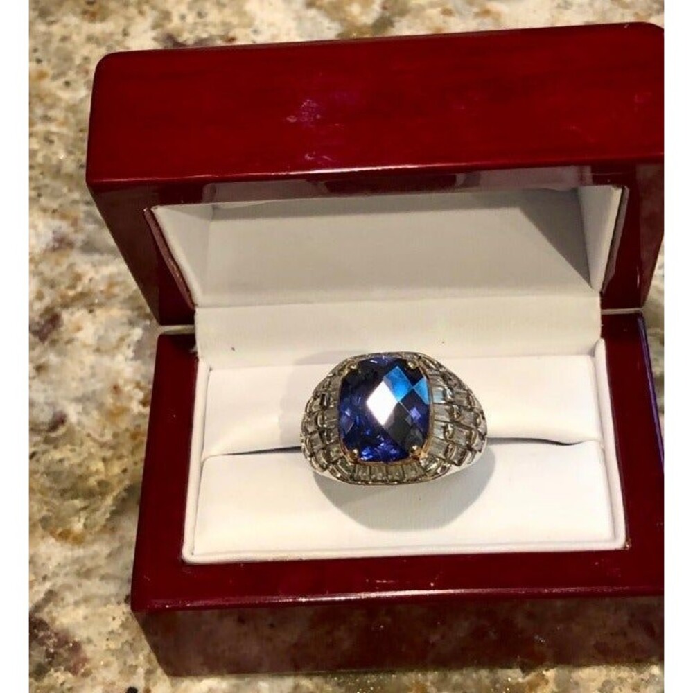 Stunning Blue Silvertone ring sz 10
